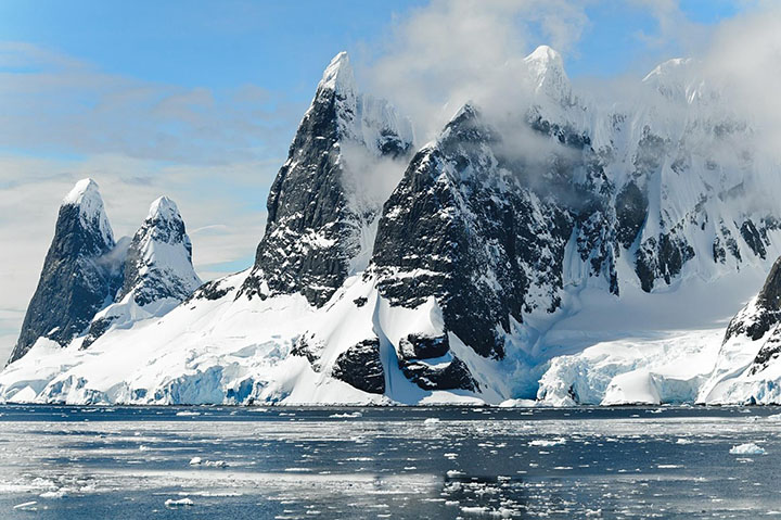 Antártica derrete o gelo com o efeito estufa da Terra