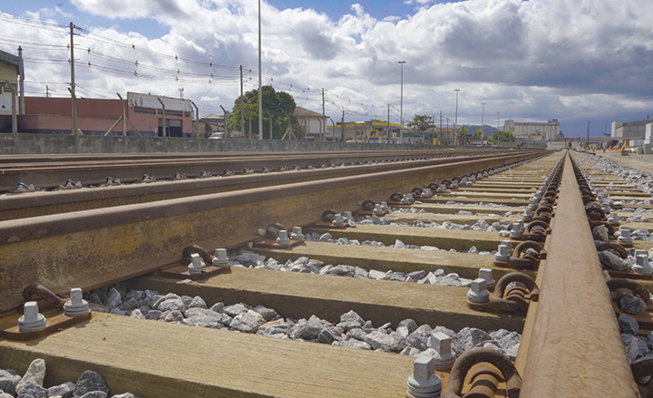 Porto de Santos abre edital para construção de ferrovia interna