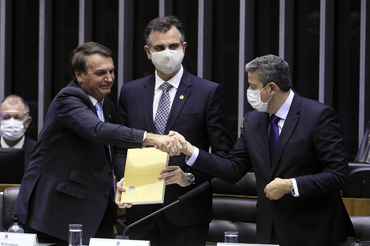 Ajuda aos que precisam não é eleitoreira: Bolsonaro