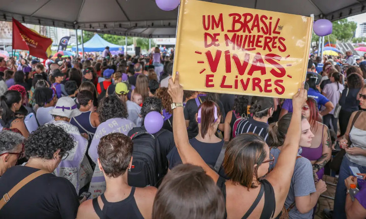 Mulher usa de astúcia parta fugir da violência, no Brasil