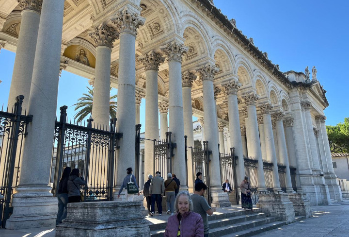 Jornalista fala de emoções vividas nos templos religiosos da Itália com a filha e neta Jornalista fala de emoções vividas nos templos religiosos da Itália com a filha e neta