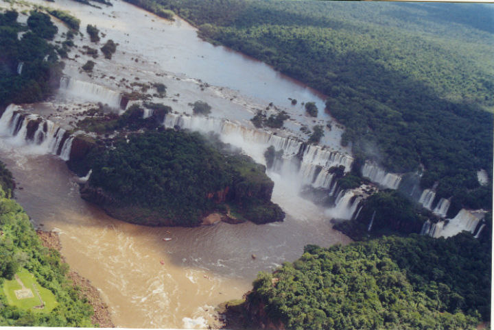Estrangeiros engordam turismo no Brasil com US$ 416 milhões