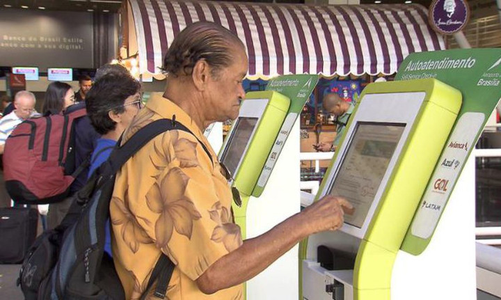 Idosos ganham leis, mas não tem reconhecimento nem nos bancos públicos