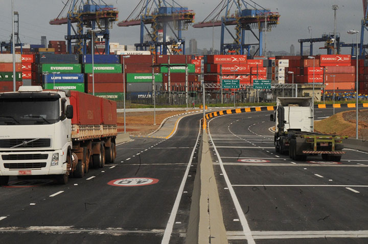 Caminhões tem prazo de ingresso aumentado no Porto de Santos