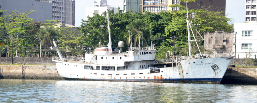Primeiro navio do Brasil na Antártida está no Porto de Santos: recuperação