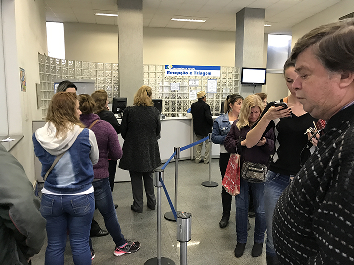 Não para de crescer a  filaa de pendências do INSS: 2,8 milhões