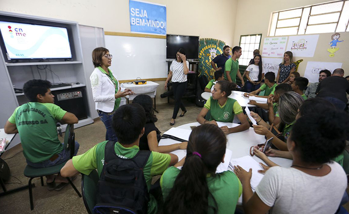 Professor tem orgulho da profissão, revela pesquisa 