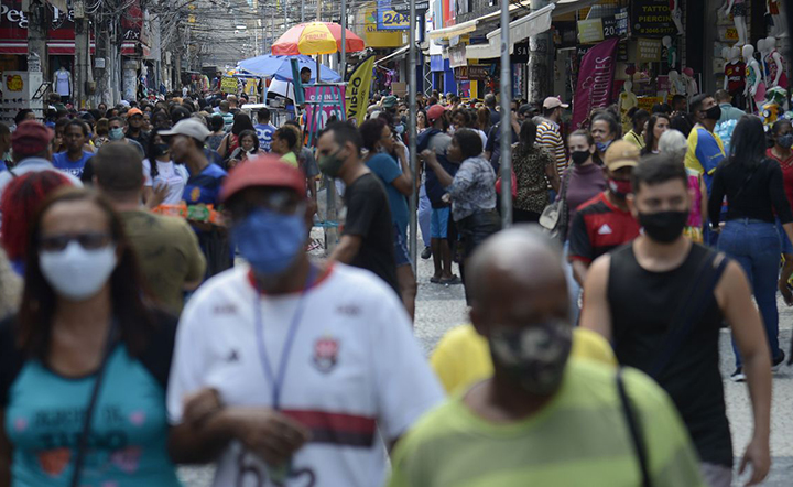 Taxa de fecundidade no Brasil abaixo da média: dados do Censo do IBGE 