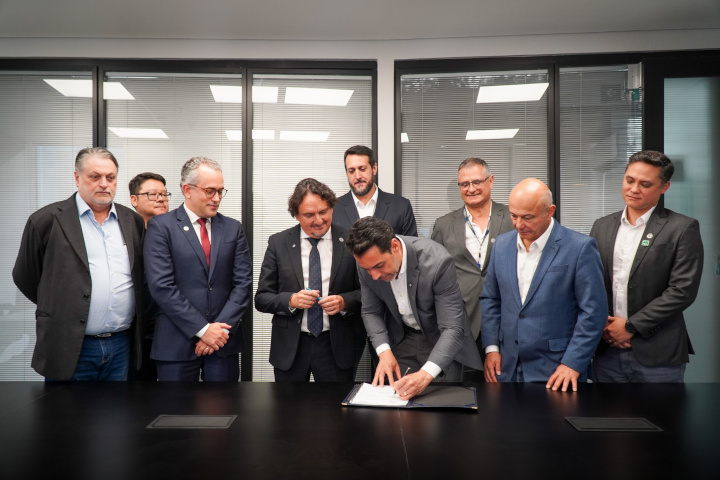 Até 2027, Porto de Santos troca combustíveis fósseis por energia limpa Até 2027, Porto de Santos troca combustíveis fósseis por energia limpa