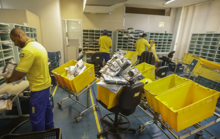 Bancos públicos e privados cedem R$ 12 bilhões  de empréstimo para recuperar Correios