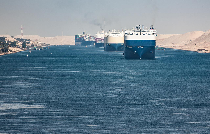 Canal de Suez dá descontos nos pedágios para navios cargueiros