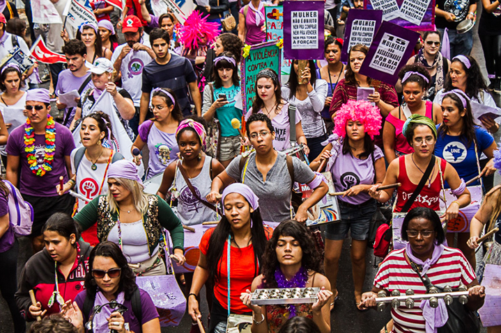 Mulheres são 52,65% do total de eleitores no Brasil 