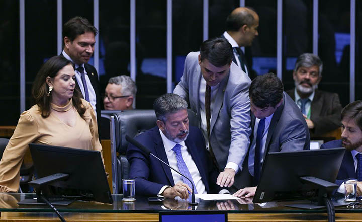 Novas regras para a eleição proíbem candidaturas coletivas
