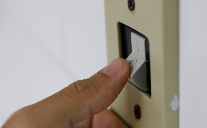 Para evitar acidentes, só profissionais devem lidar com energia elétrica