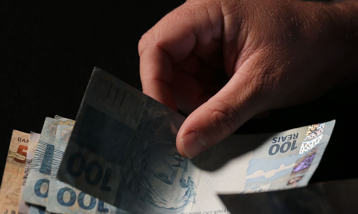 INSS vai pagar 13º salário em junho