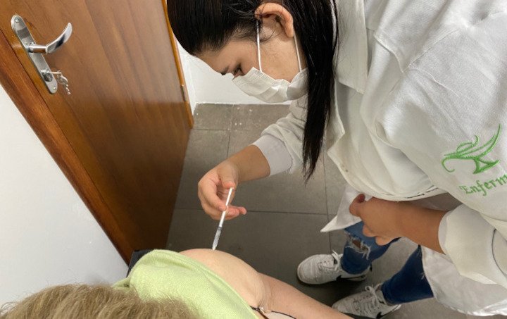 Por falta de vacina, 3 milhões de jovens correm risco de contrair dengue