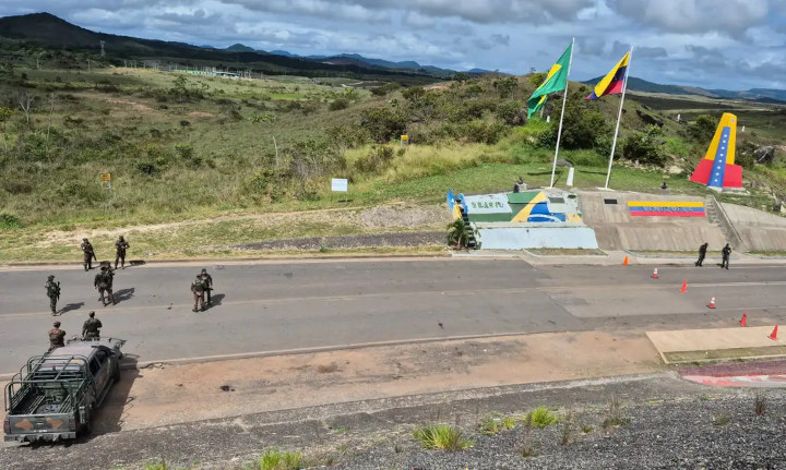 Presidente dos EUA garante supervisão de passagem e futuro rico aos venezuelanos