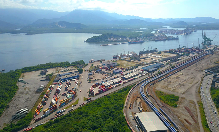 Porto de Santos atua pelo STS 10 para atender demanda de contêineres 