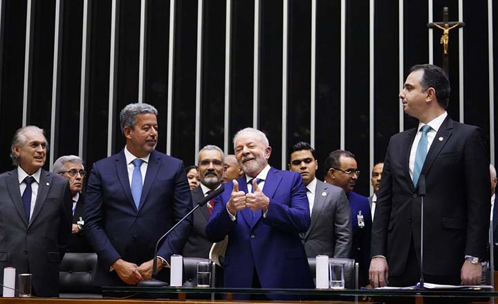 Brasil começa novo governo que promete acabar com a fome 