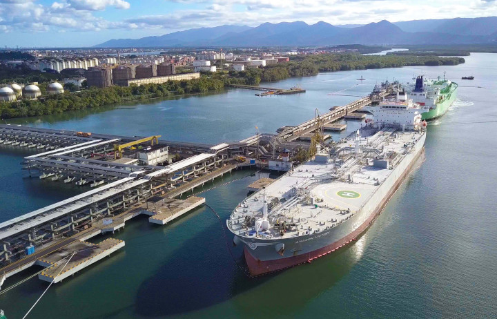 Porto de Santos suspende proibição sobre água de lastro de navios