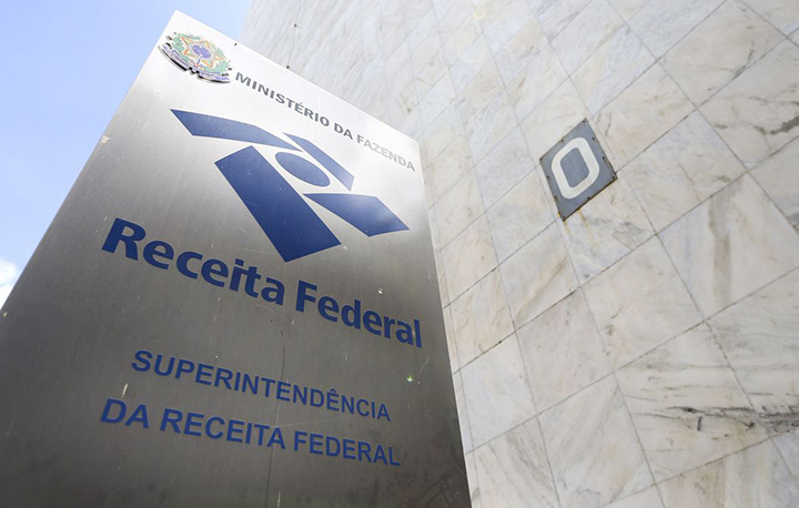 Receita Federal já aceita cartão de crédito para pagar débitos