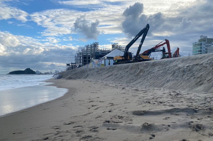 No Paraná, a natureza se revolta contra o engordamento e retoma espaço da praia