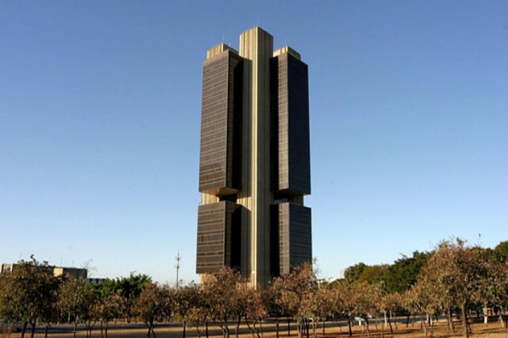 Banco Central bloqueia chaves Pix suspeitas de fraudes e golpes