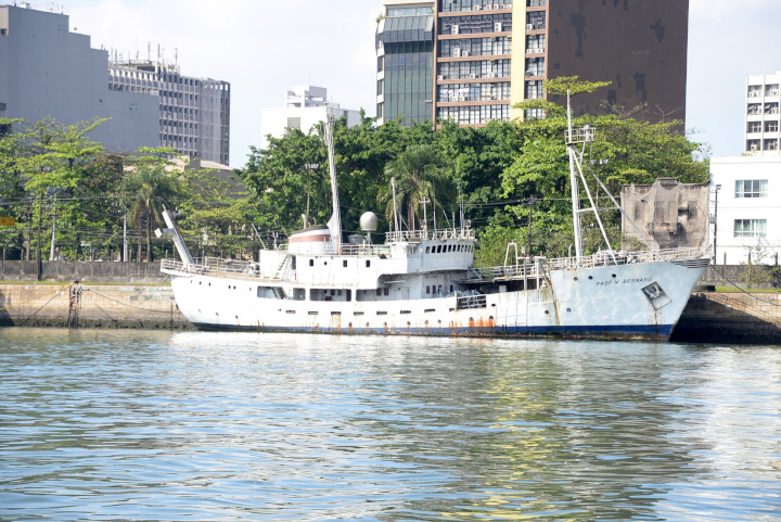 Primeiro navio do Brasil na Antártida está no Porto de Santos: recuperação