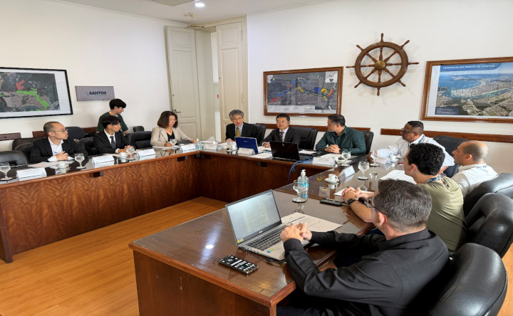 Instituto do Japão busca experiência de descarbonização no Porto de Santos