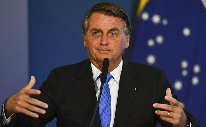 Bolsonaro espera fim social da Petrobras , pelo bem do Brasil