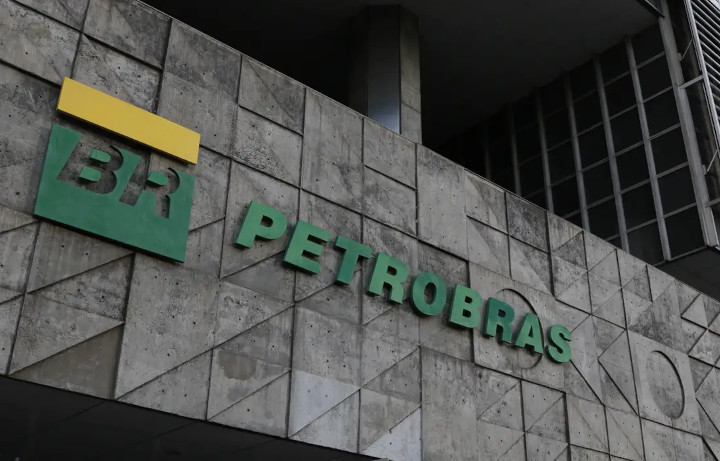 Com lucro de R$ 26 bilhões, Petrobras paga dividendos aos acionistas