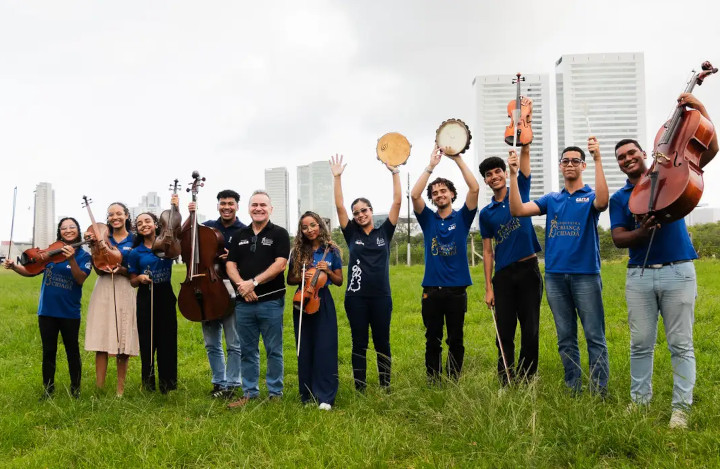 Orquestra Criança Cidadã dá concertos pelo mundo e toca para o Papa