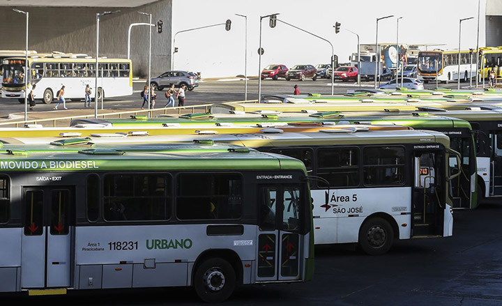 Lei impede cobrar de usário para equipamento de transporte coletivo Lei impede cobrar de usário para equipamento de transporte coletivo