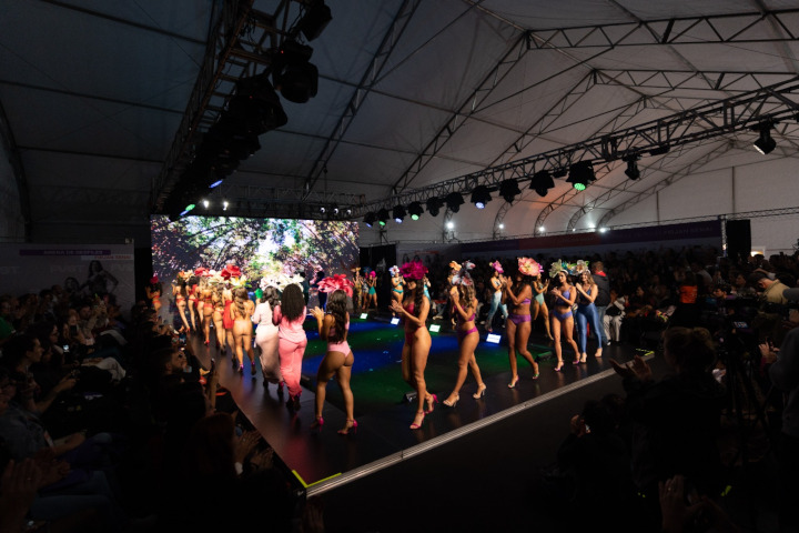 Criatividade com resíduos, na FEVEST, Feira de Moda de Nova Friburgo