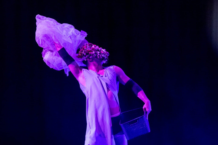 Teatro de Curitiba explora forças da mente em espetáculo no Rio de Janeiro