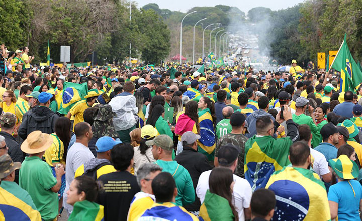 Comandantes condenam restrições a manifestantes nos quarteis