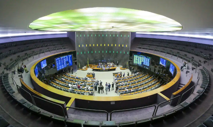 Presença da mulher deputada e senadora, cresce 21% Presença da mulher deputada e senadora, cresce 21%