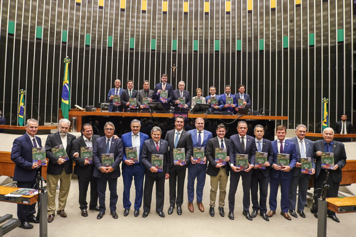 Produtores rurais deixam 100 sugestões aos deputados e senadores em Brasília