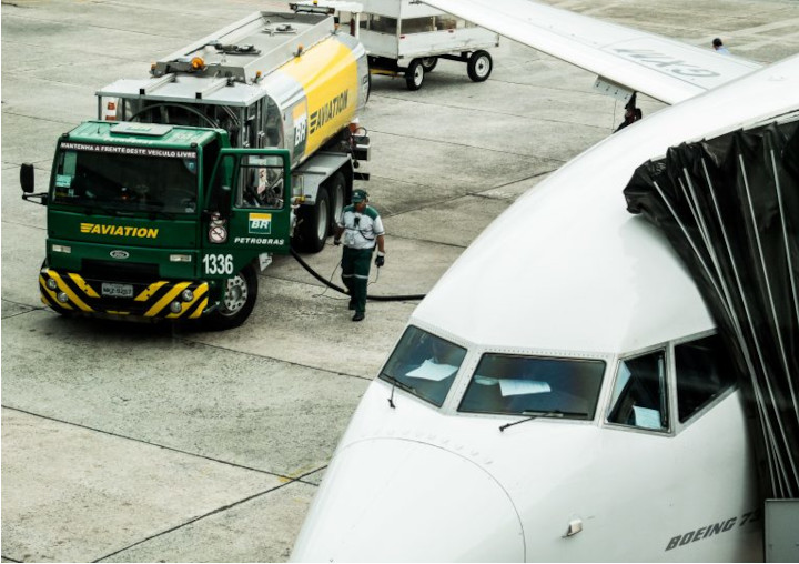 Companhias aéreas recebem muito dinheiro, mas os problemas continuam