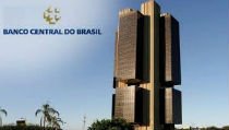 Endividamento dos brasileiros atinge 20,3 milhões. Banco Central vai limitar crédito.